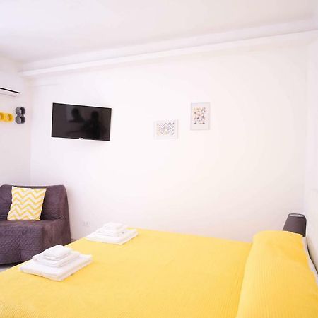 Charme & Chic Studios - Bari Centro Экстерьер фото